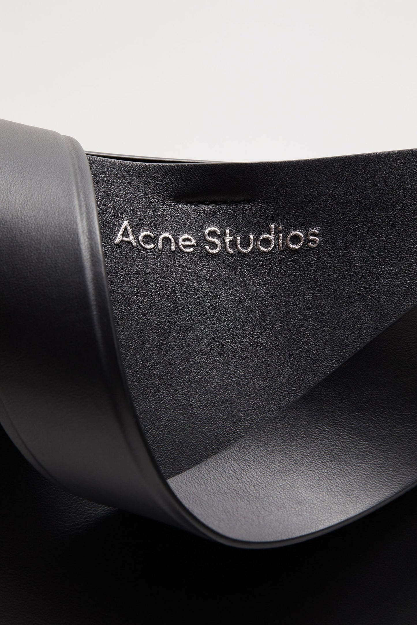 Acne Studios Väska Musubi Mini R