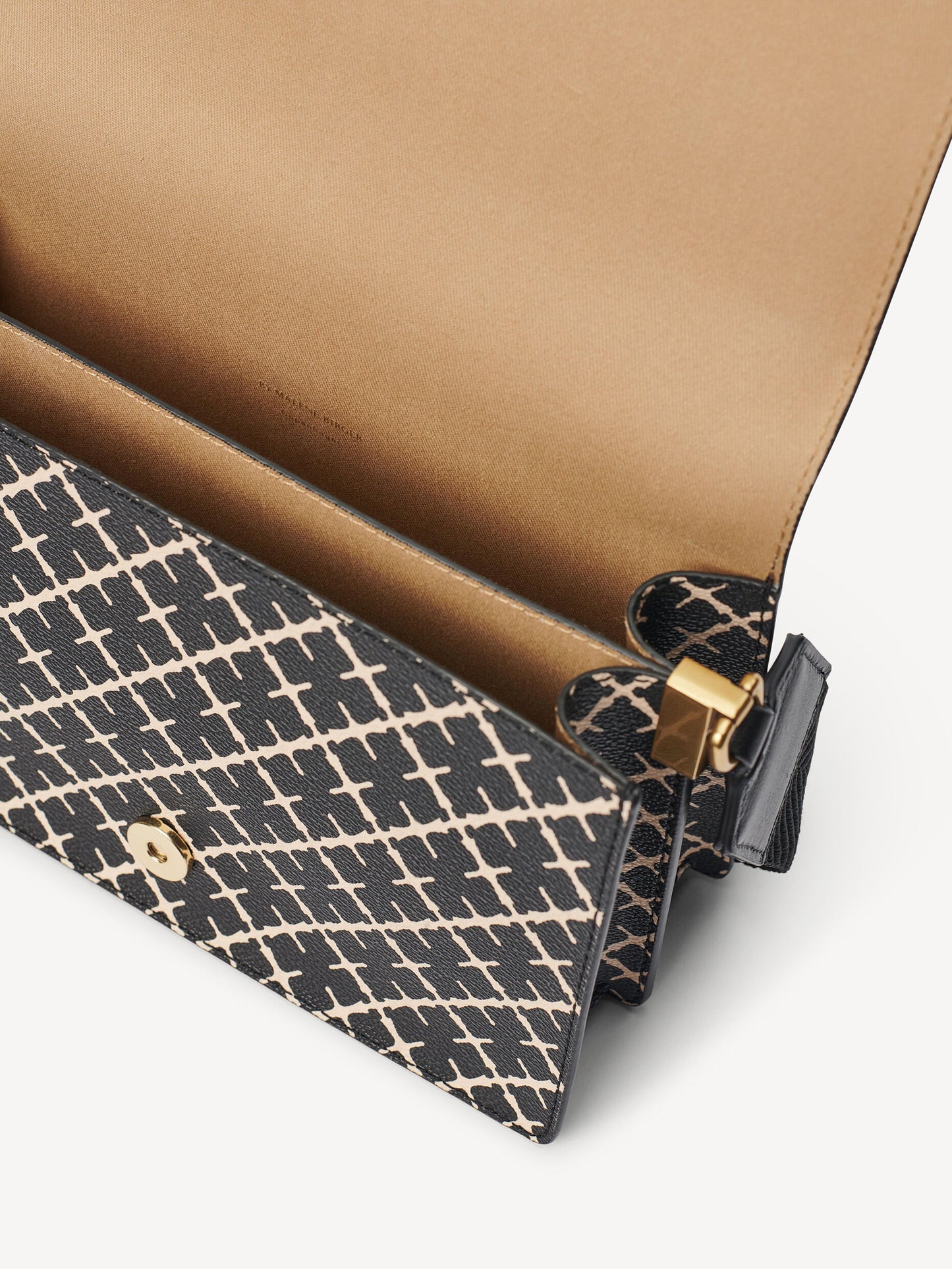 By Malene Birger Väska Loenna