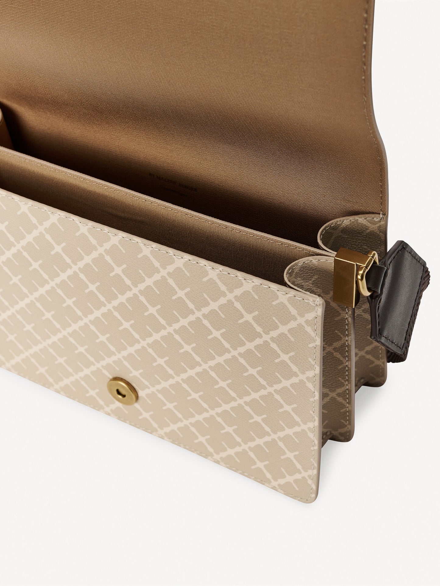 By Malene Birger Väska Loenna