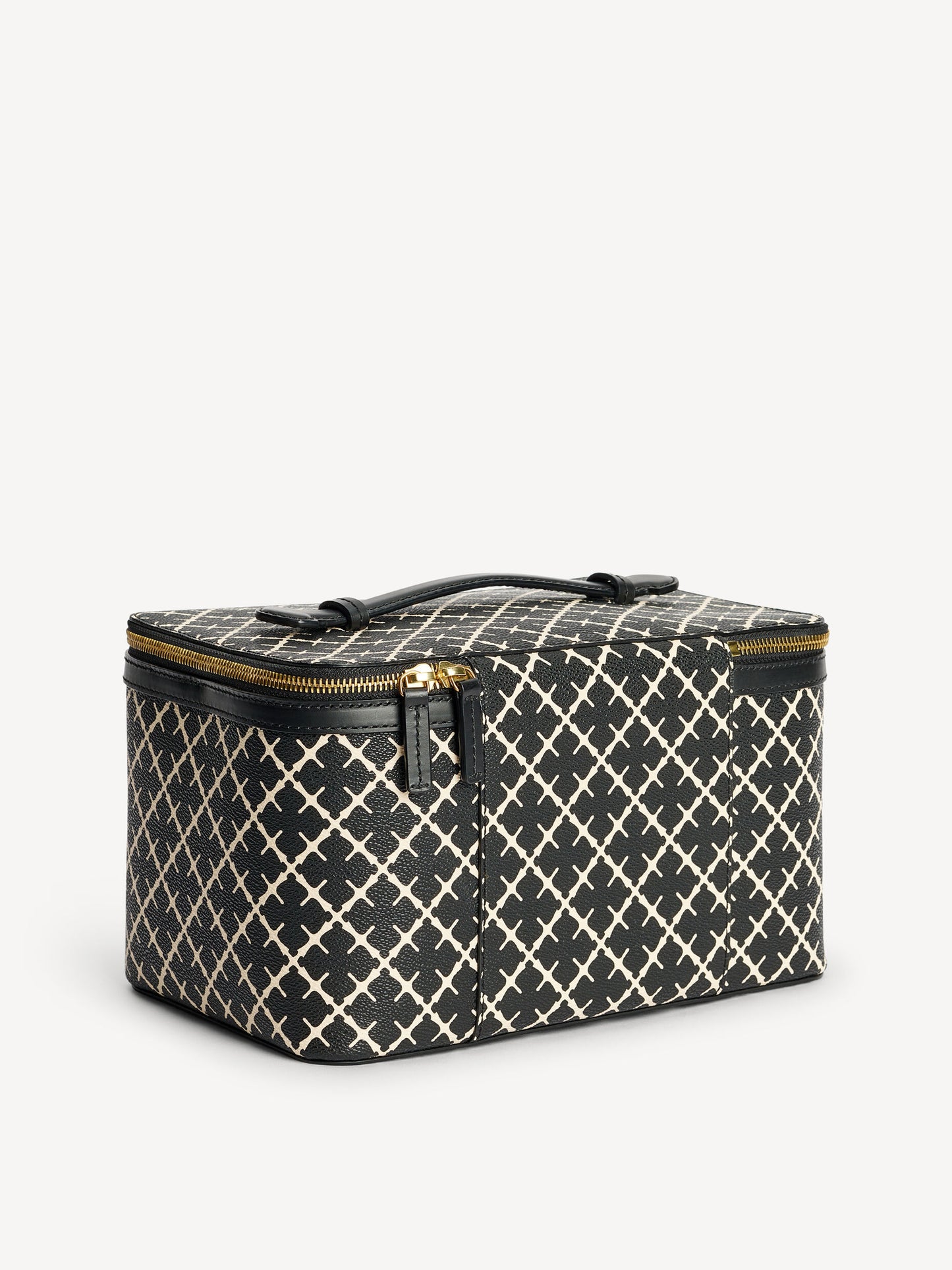 By Malene Birger Necessär Bae Beauty