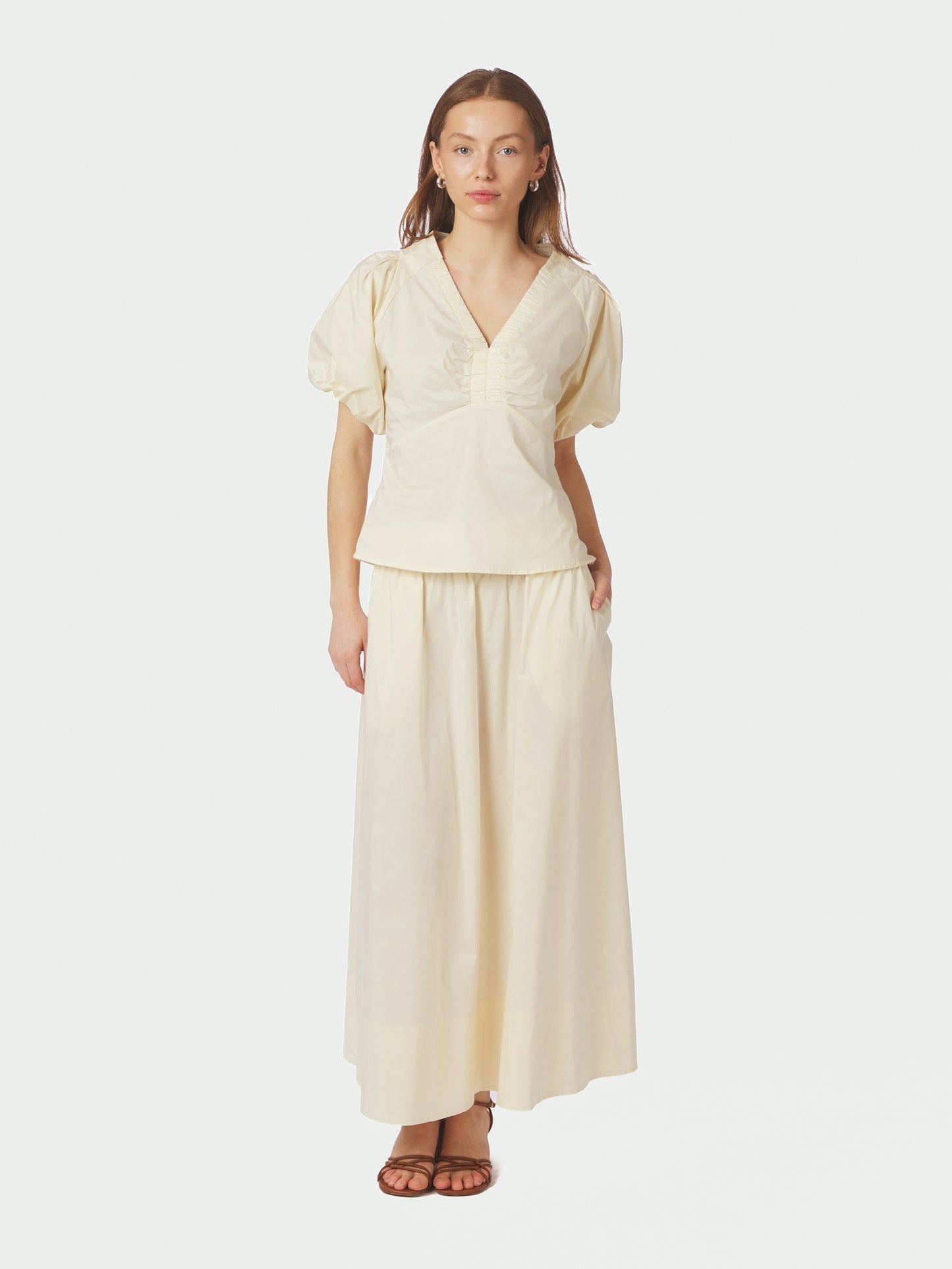 Neo Noir Blus Irina Poplin