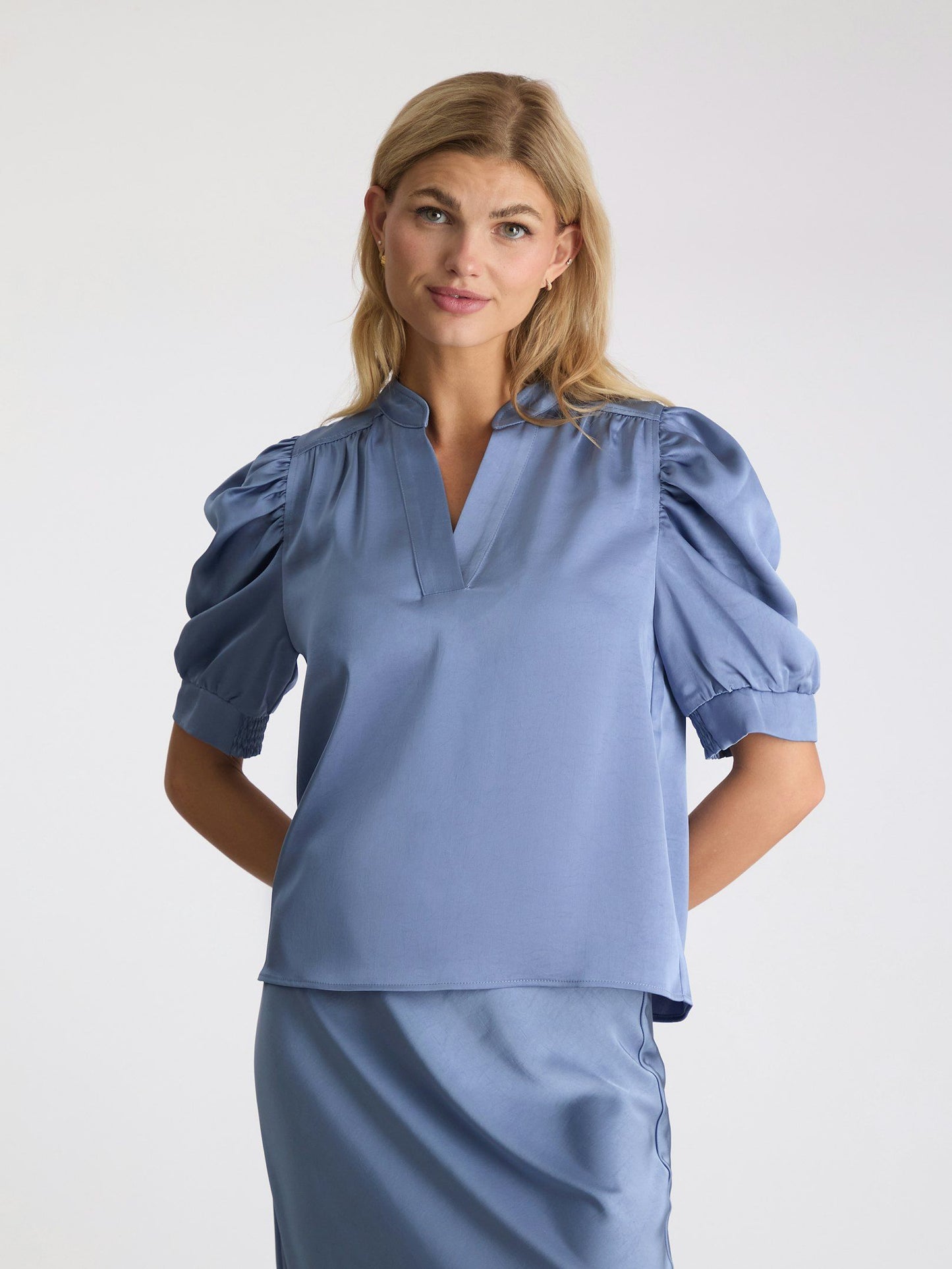 Neo Noir Blus Roella Heavy Sateen