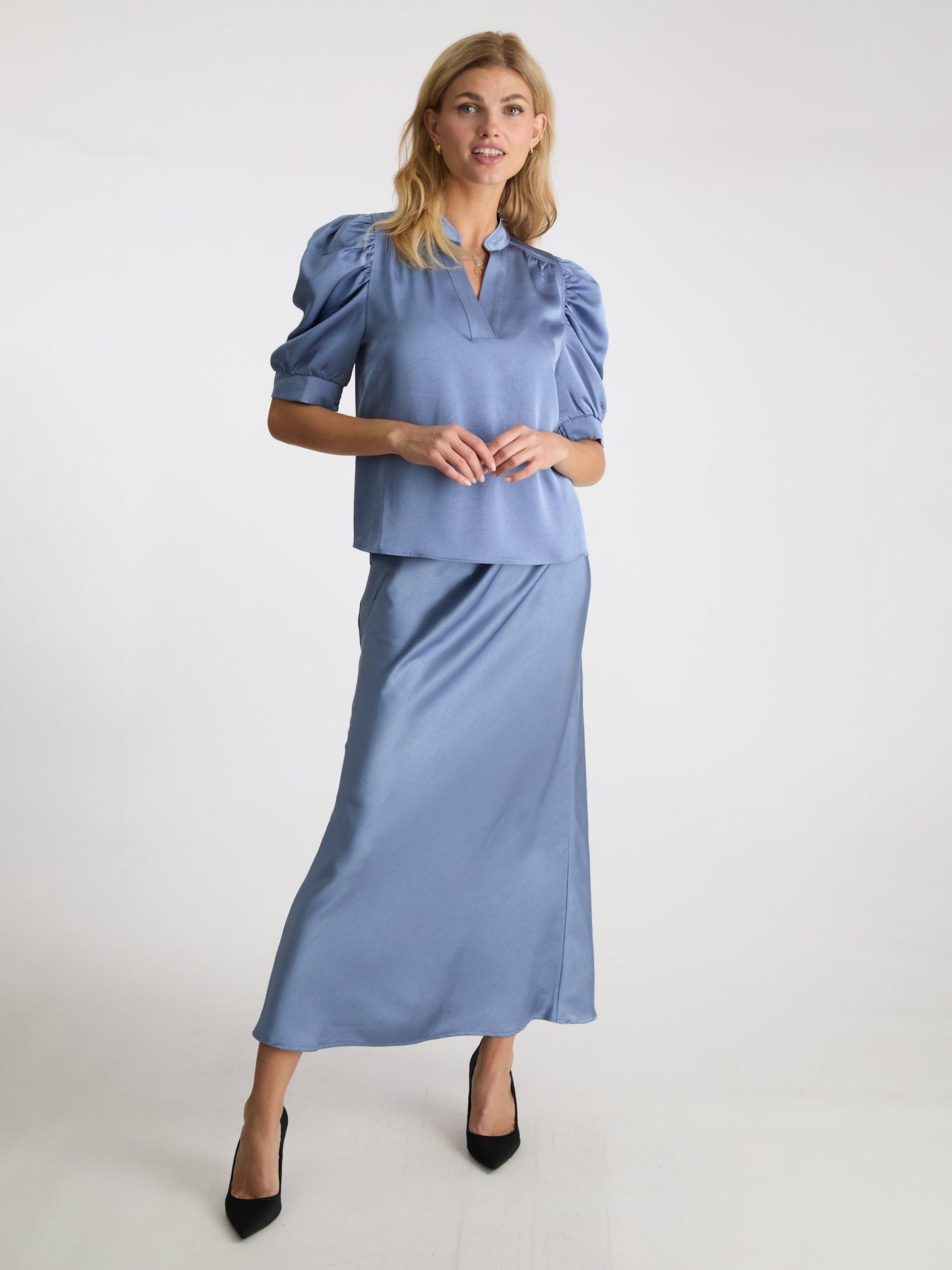 Neo Noir Blus Roella Heavy Sateen