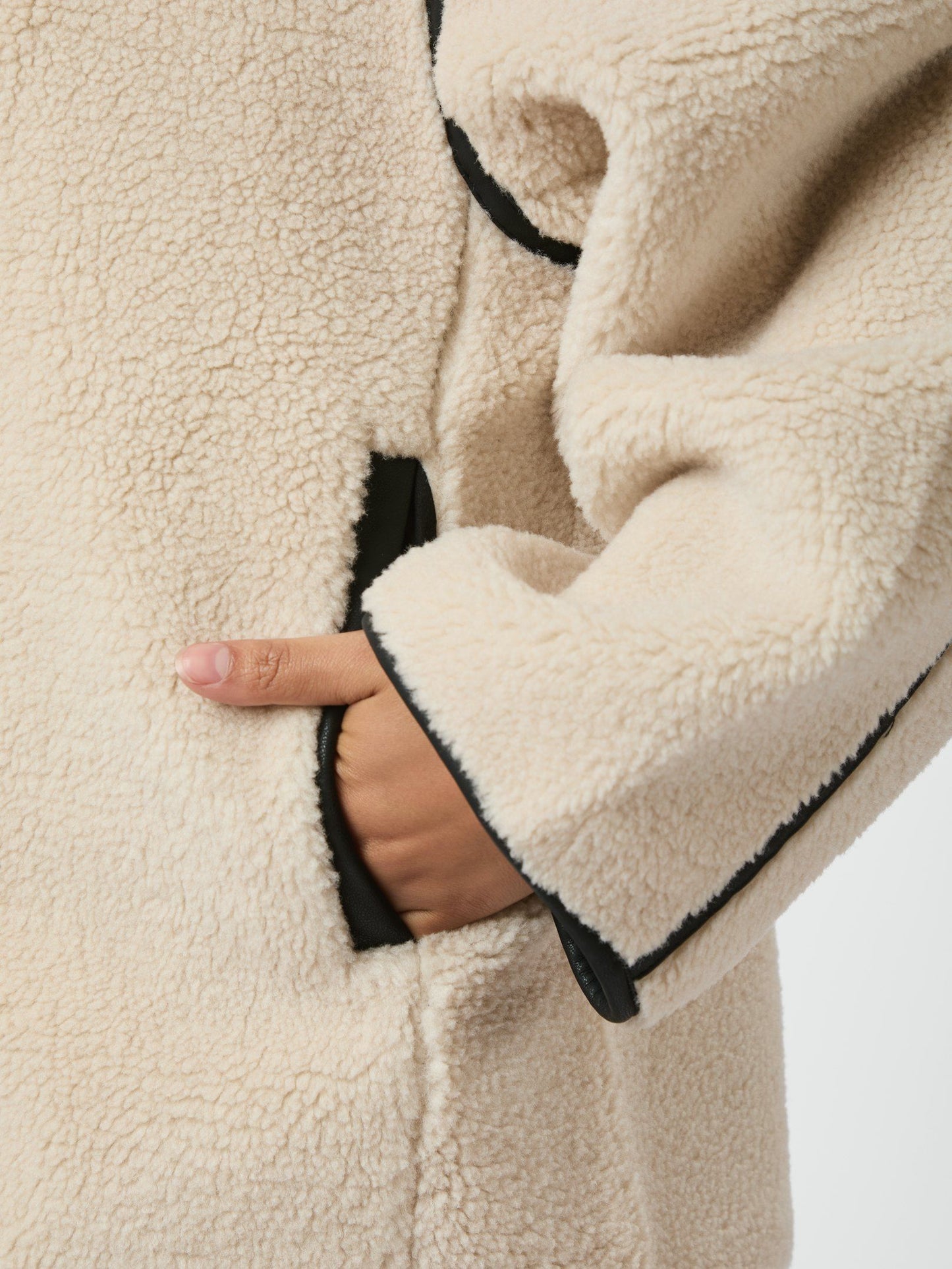 Neo Noir Jacka Edmund Teddy