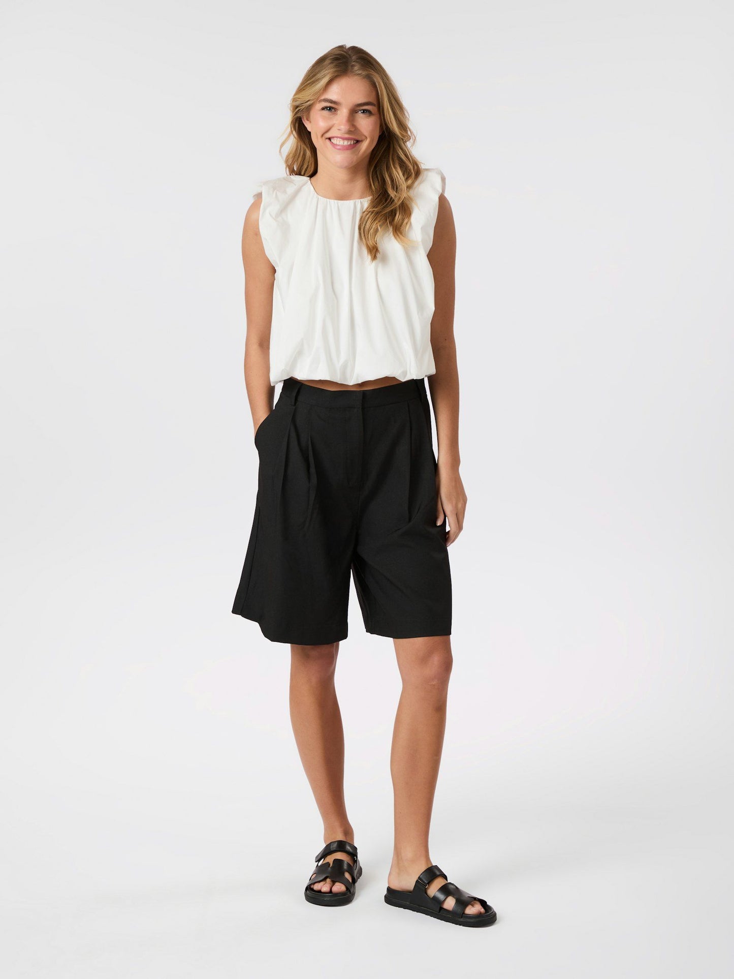 Neo Noir Topp Ivania Poplin