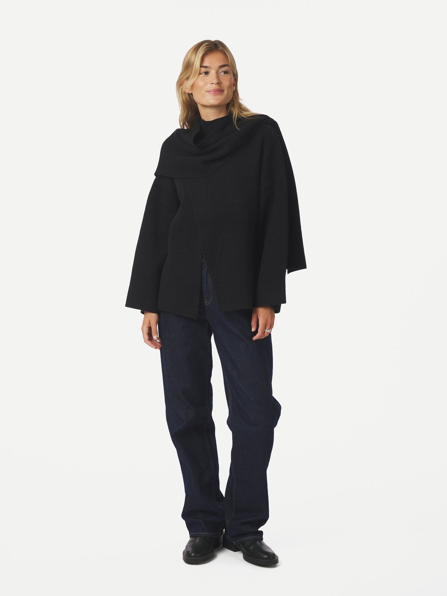 Neo Noir Kofta Wals Knit Scarf