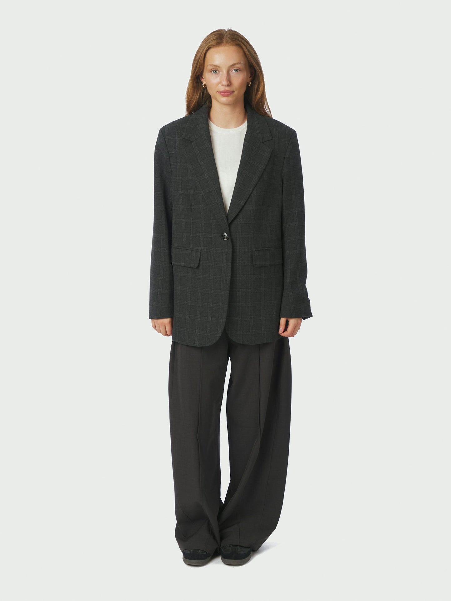 Neo Noir Kavaj Gaby Check