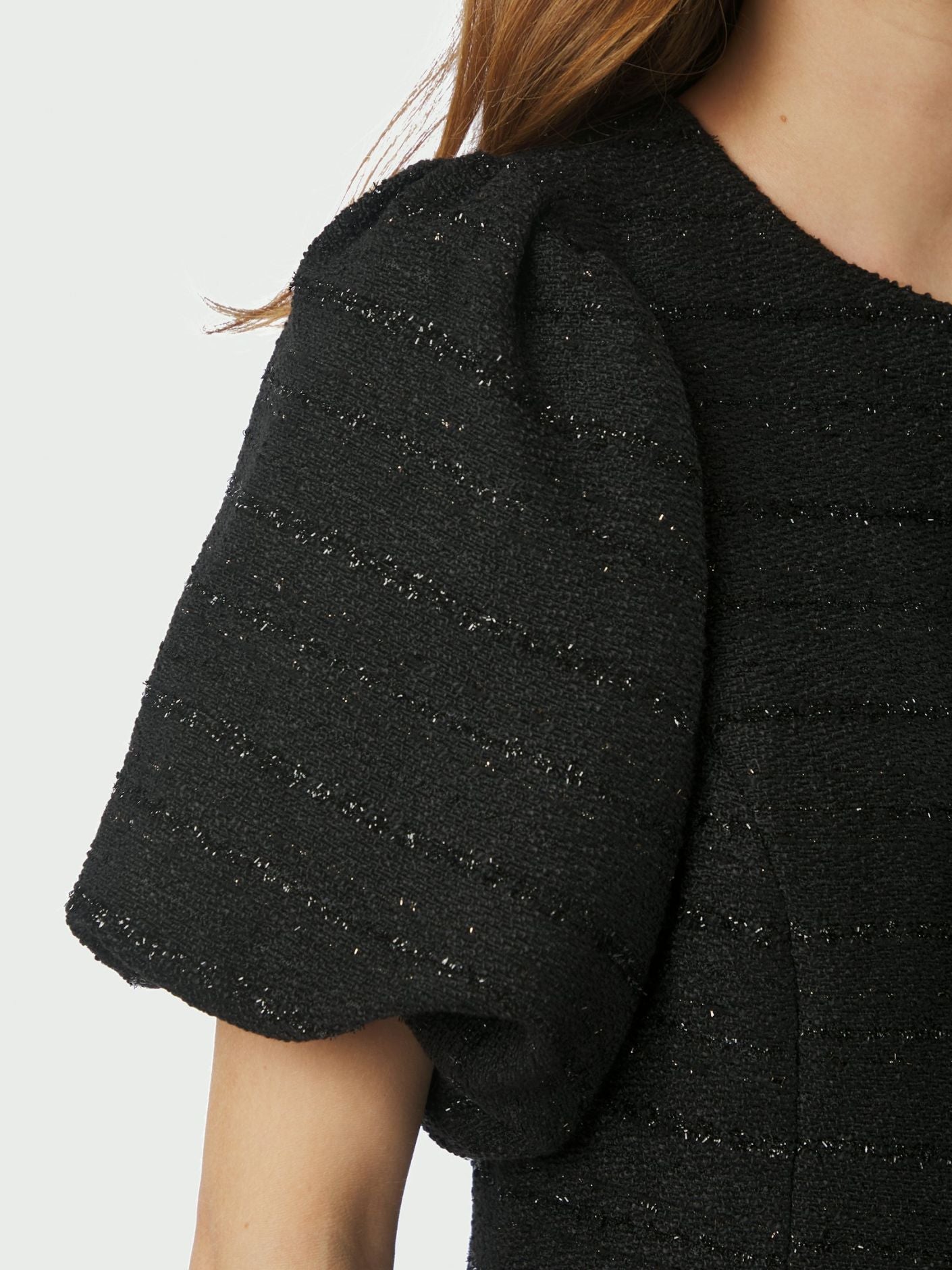 Neo Noir Blus Anela Boucle
