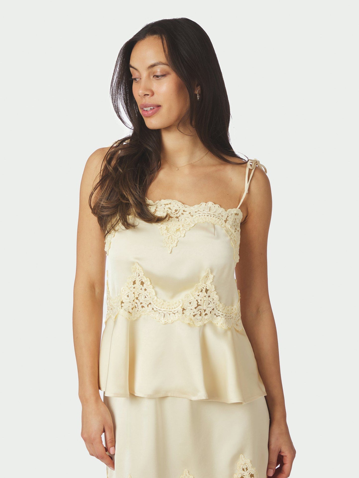 Neo Noir Topp Kaela Heavy Sateen Lace