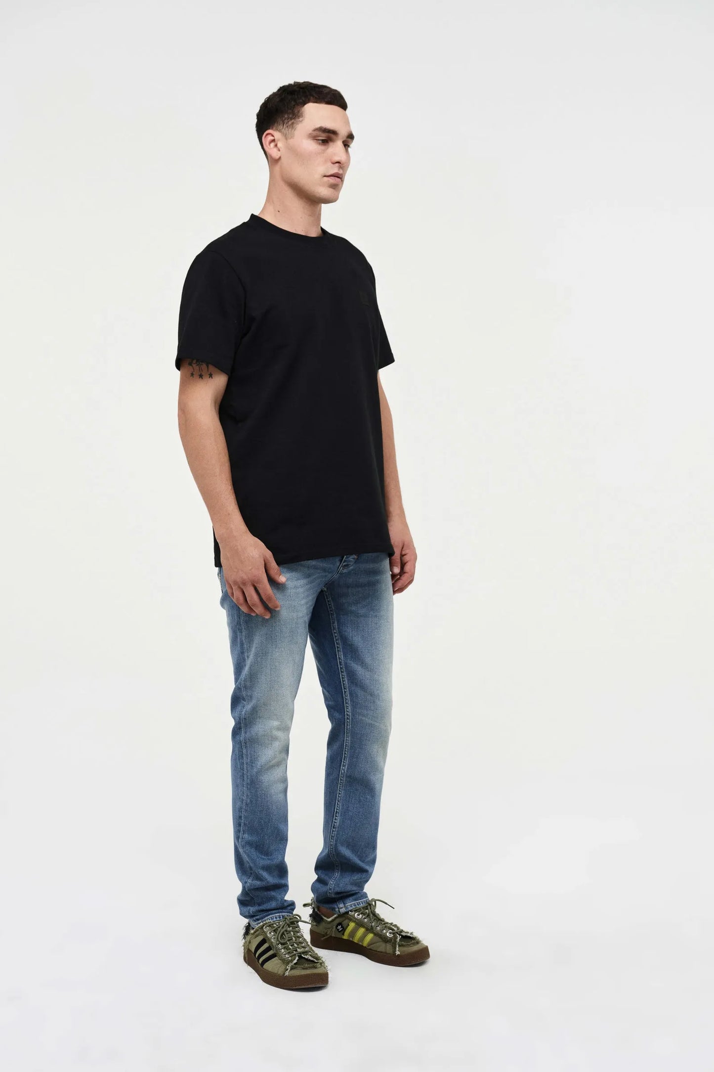 Neuw Jeans Lou Straight Nowhere