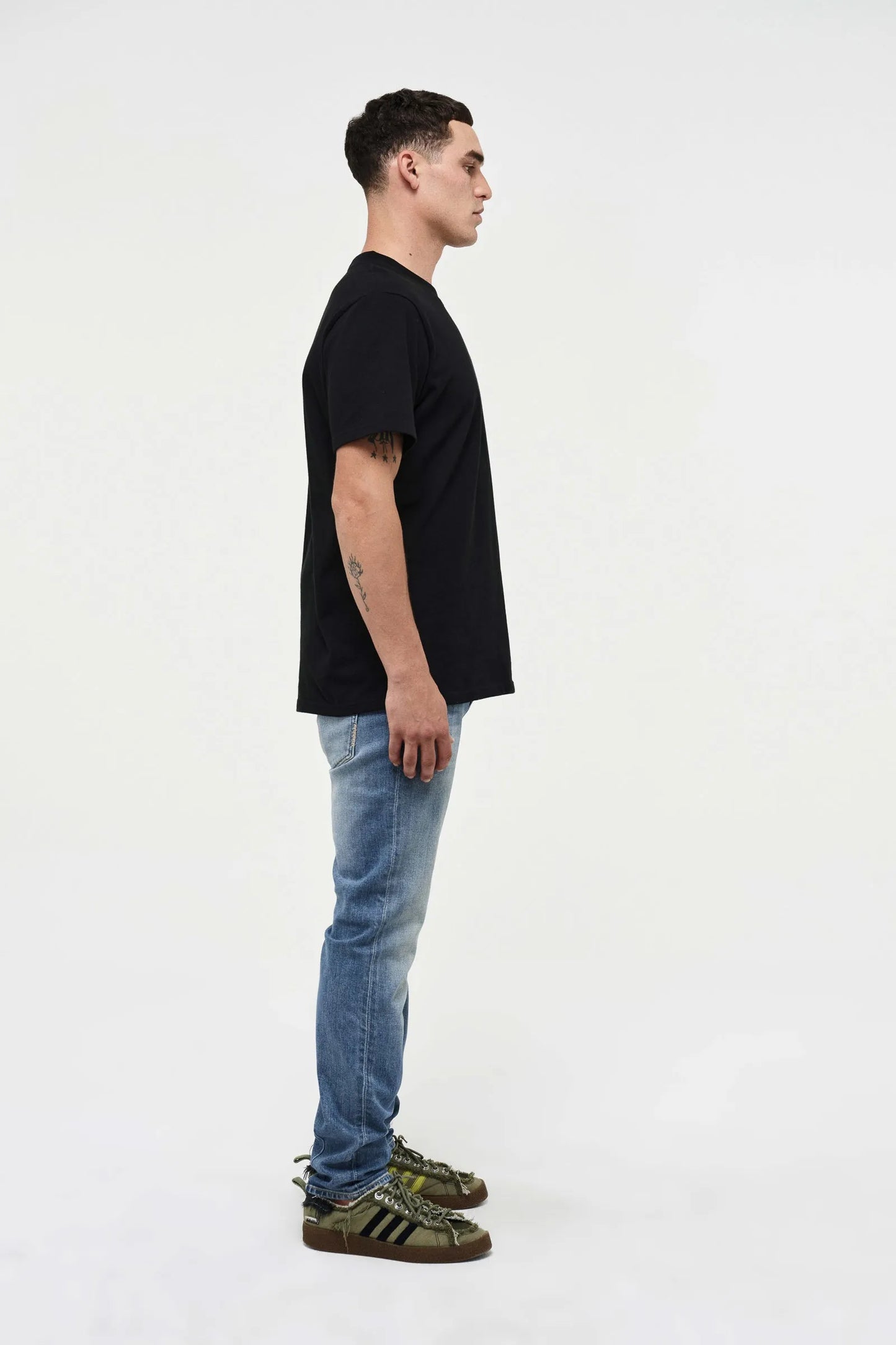 Neuw Jeans Lou Straight Nowhere