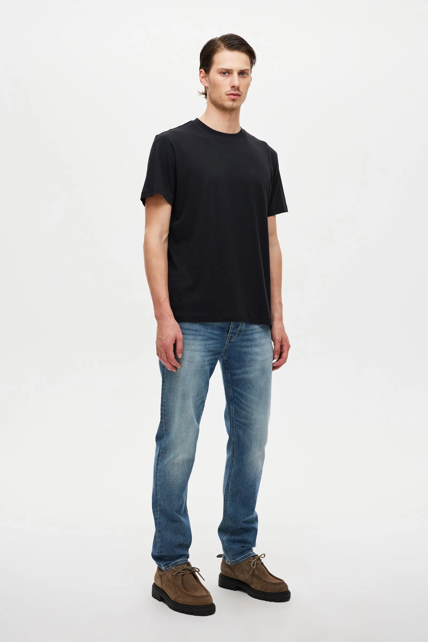 Neuw Jeans Lou Straight Nowhere